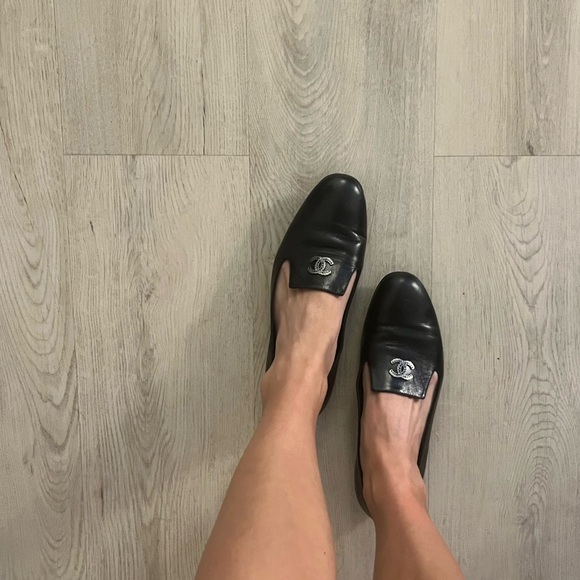 Chanel Flats (Authentic and Vintage) - Picture 5 of 8